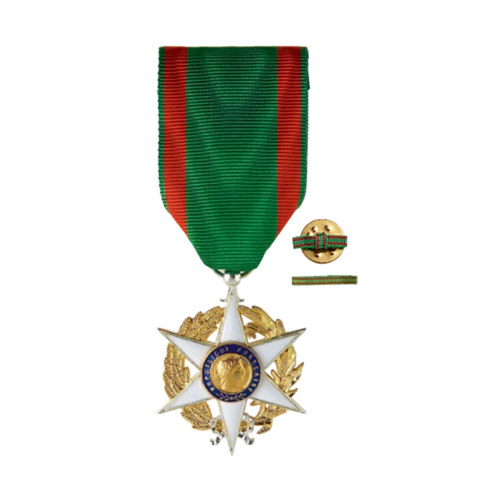 Médaille de l'Ordre du Mérite Agricole avec ruban vert et rouge