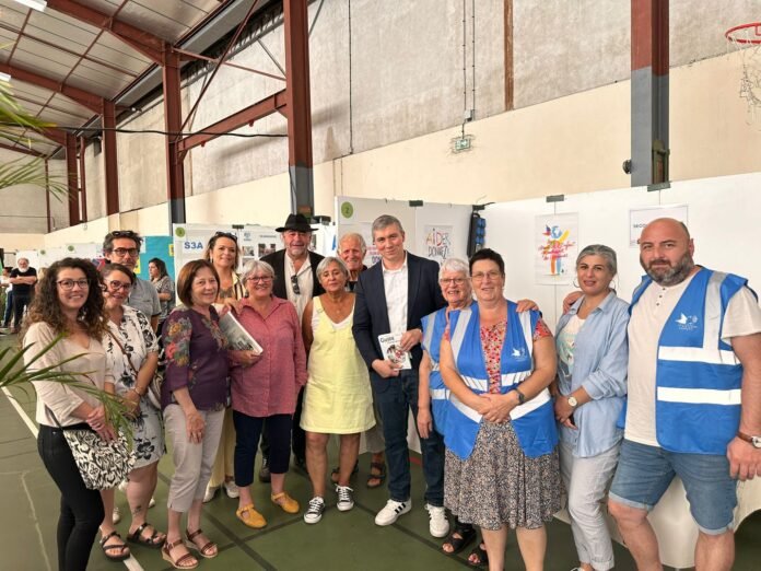Julien Sueres et bénévoles associatifs au Forum des Associations de Castelsarrasin, septembre 2025