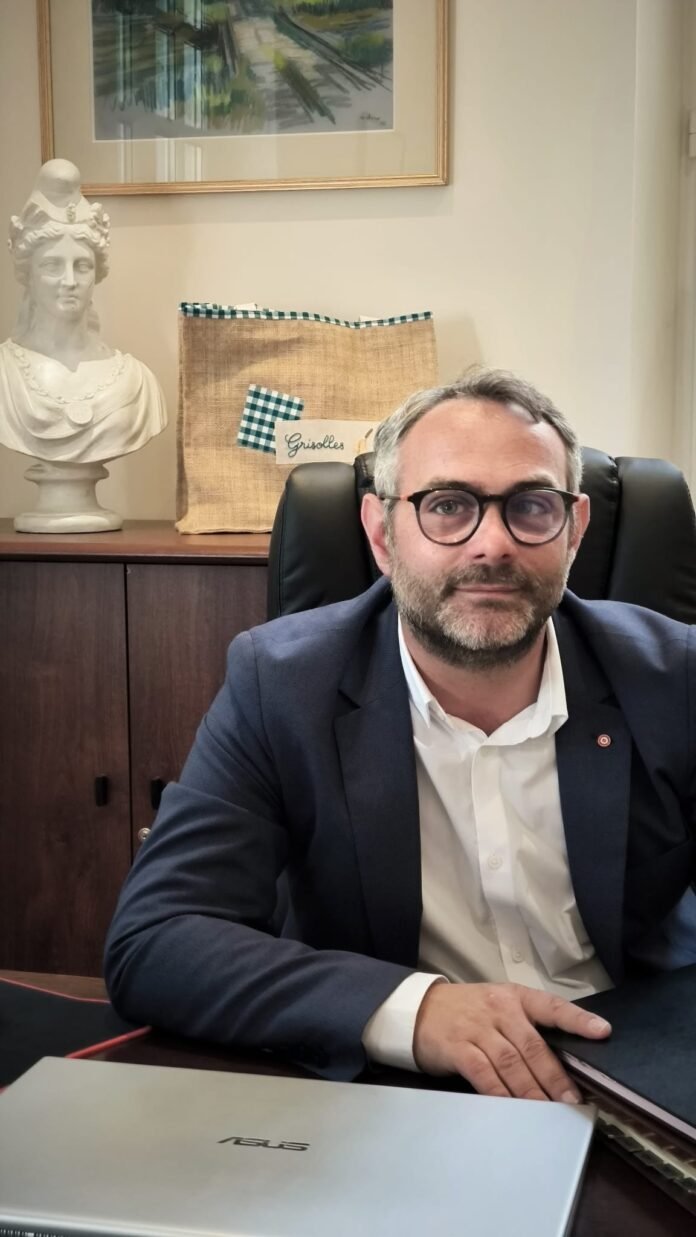 Geoffrey Sapin : bilan 2 mois de mandat à Grisolles – mai 2026 Geoffrey Sapin maire Grisolles bureau bilan deux mois mandat municipal Tarn-et-Garonne mai 2026